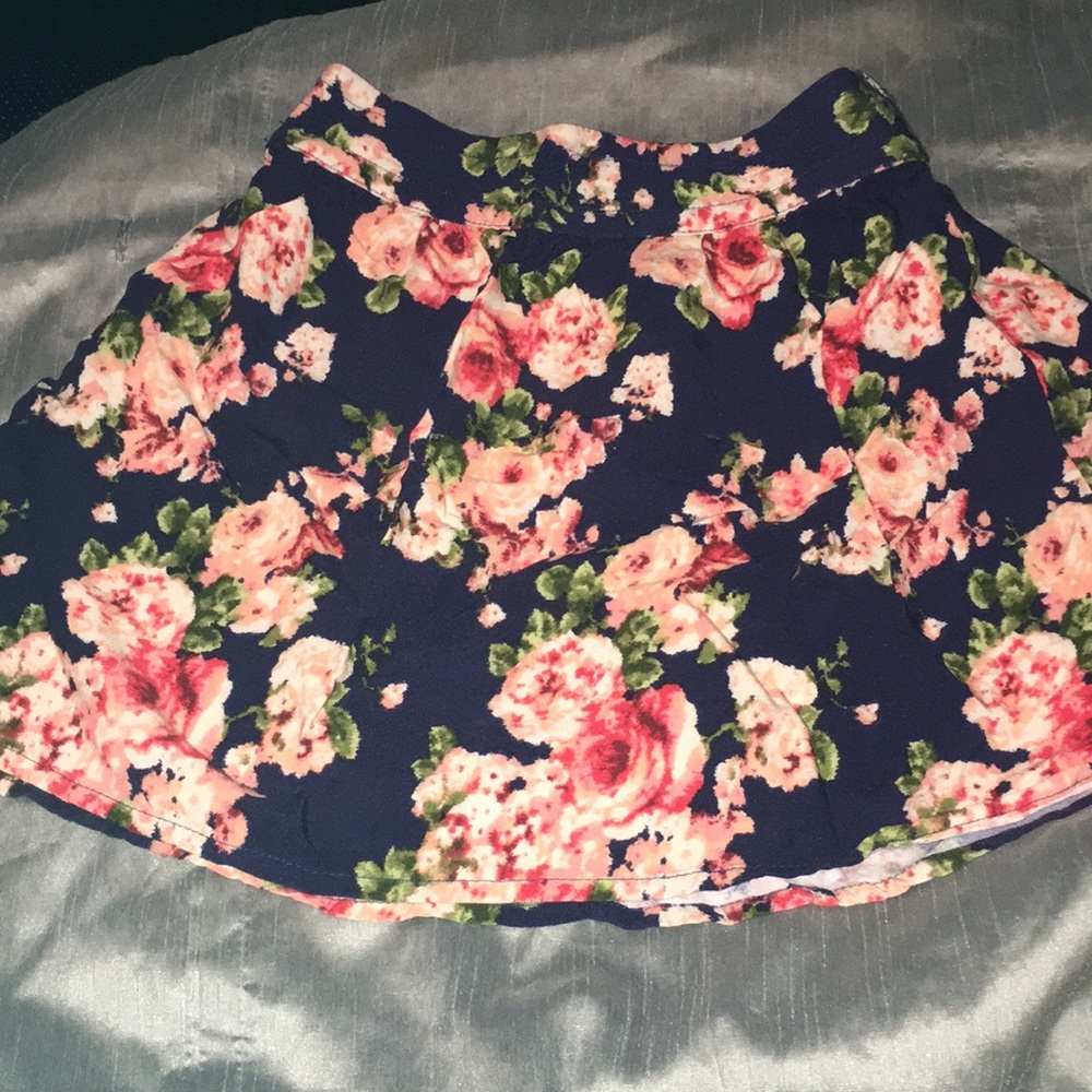 F21 FLORAL SUMMER SKIRT